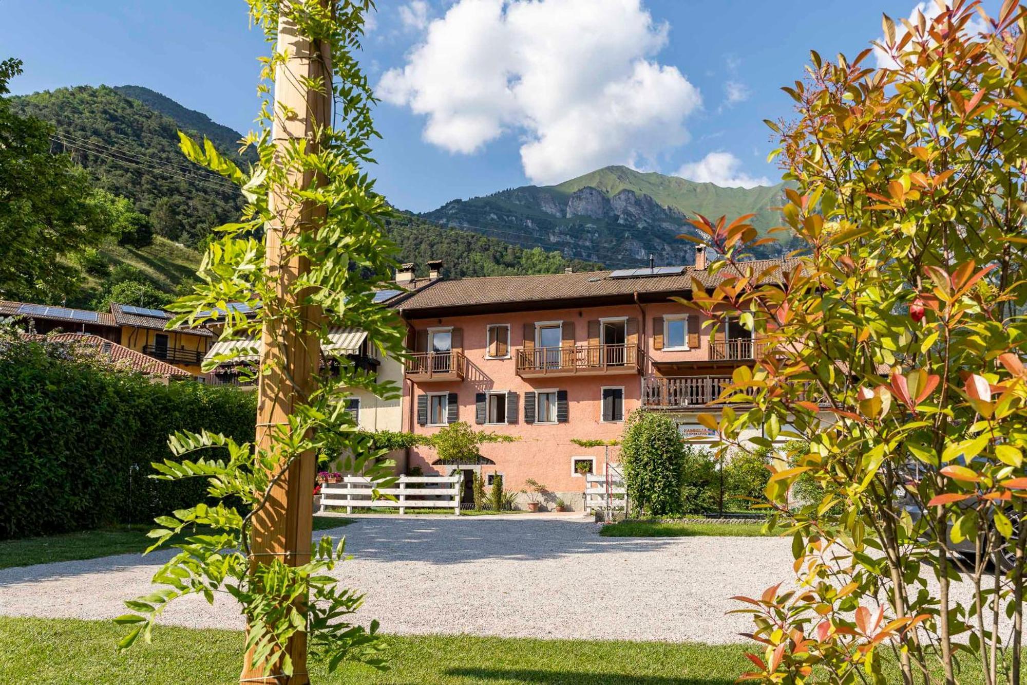 Ledro Lake Suite "Pur" Mezzolago Eksteriør billede